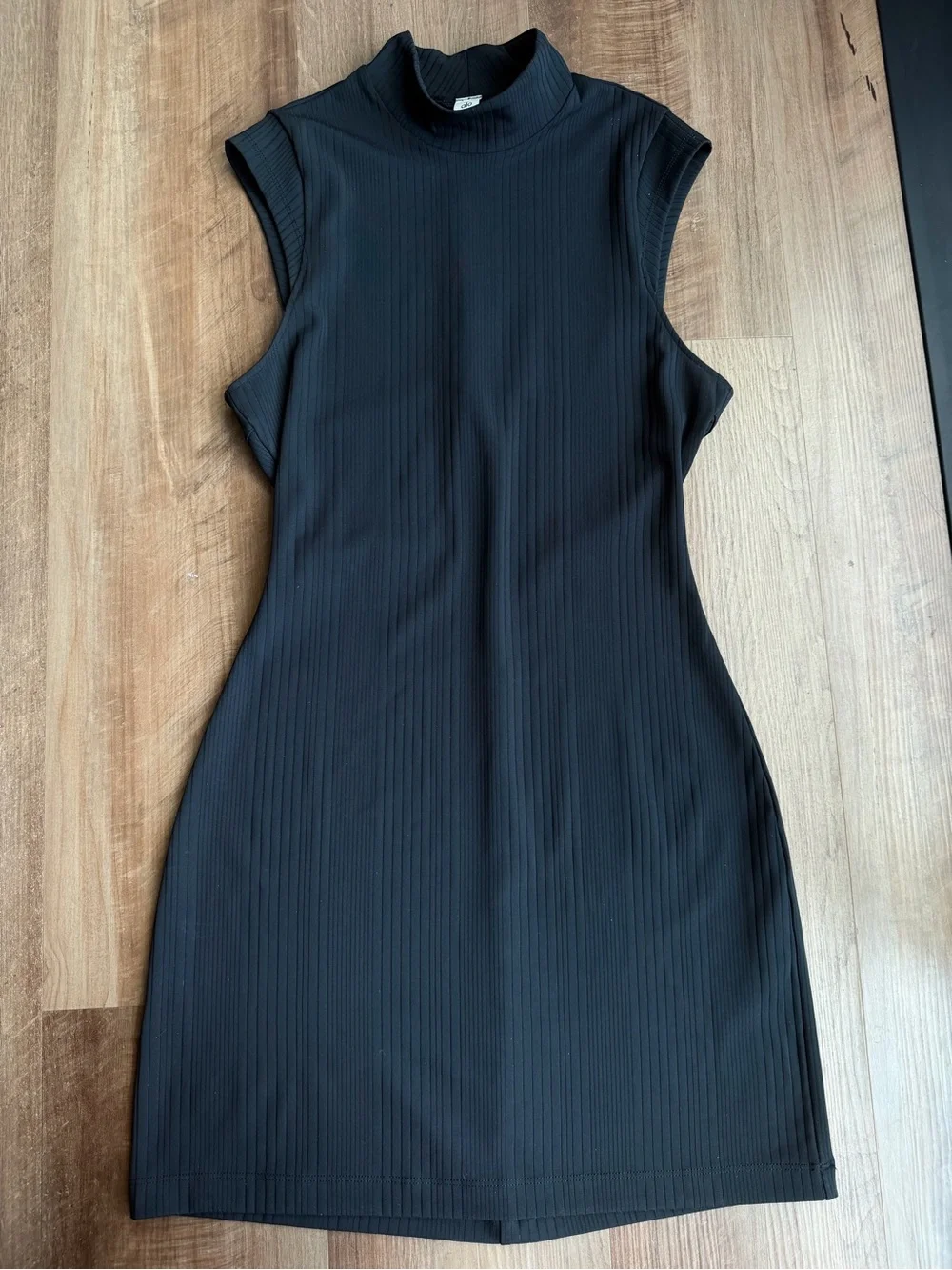 ALO Ribbed Mock Neck Mini Dress 🖤✨